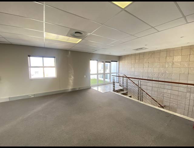 136M² OFFICE TO LET IN STEENBERG
